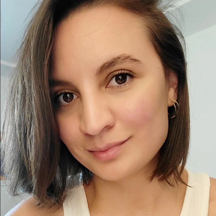 Christina Pena Headshot