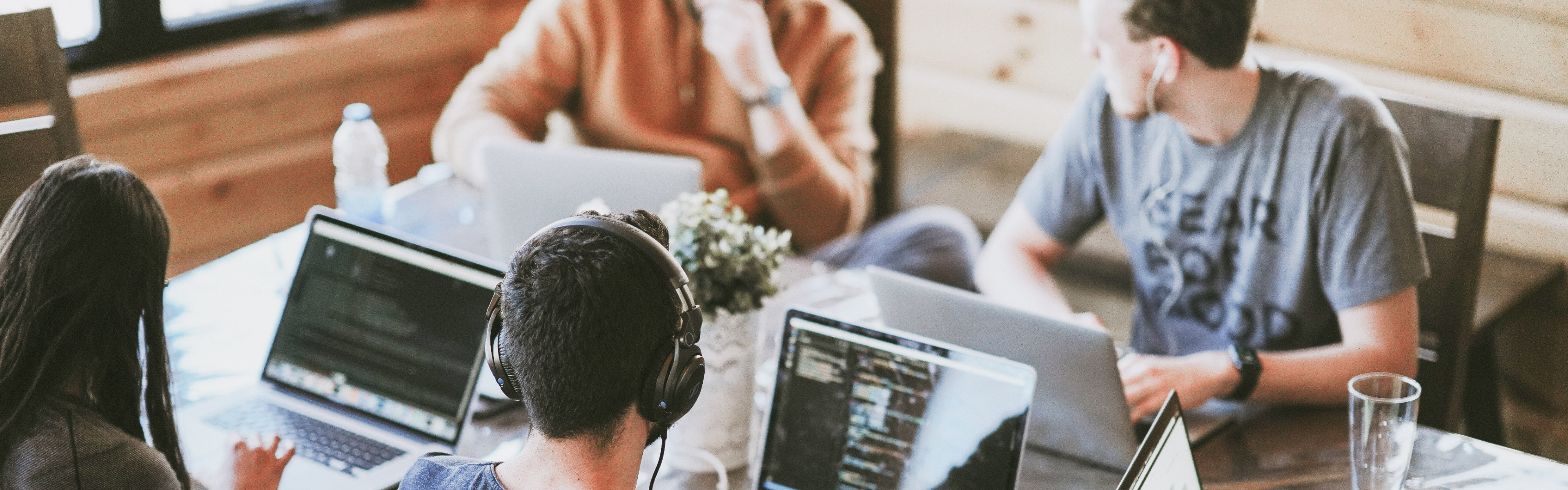 Why Fortune 1,000 Leaders Choose Freelancers to Accelerate Innovation Braintrust Blog banner.